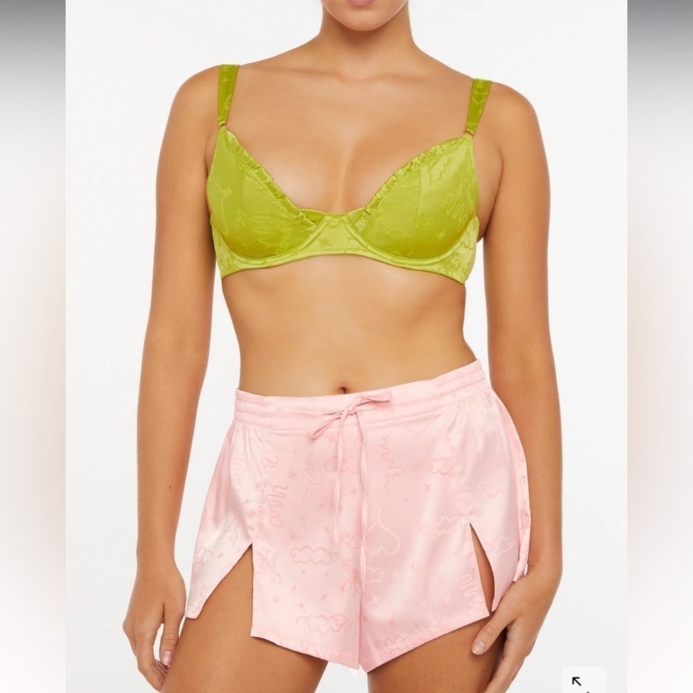 HEAVENLY SATIN SLEEP SHORT SIZE MEDIUM SAVAGE x FENTY